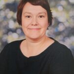 Mrs Elen Devitt : Nursery, Reception, Year 1&2 Teacher -Athrawes, Methrin,, Derbyn a Blwyddyn 1 a Blwyddyn 2